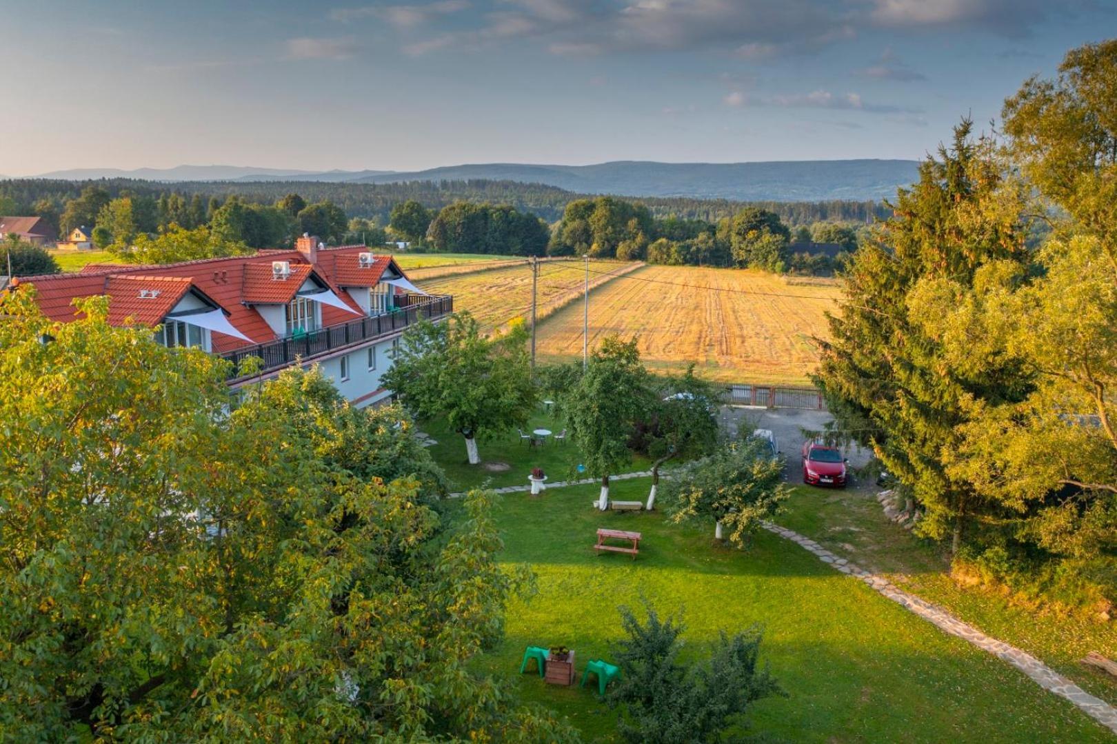 Dom W Domu - Izera Glamping Bed & Breakfast Gajowka  Bagian luar foto