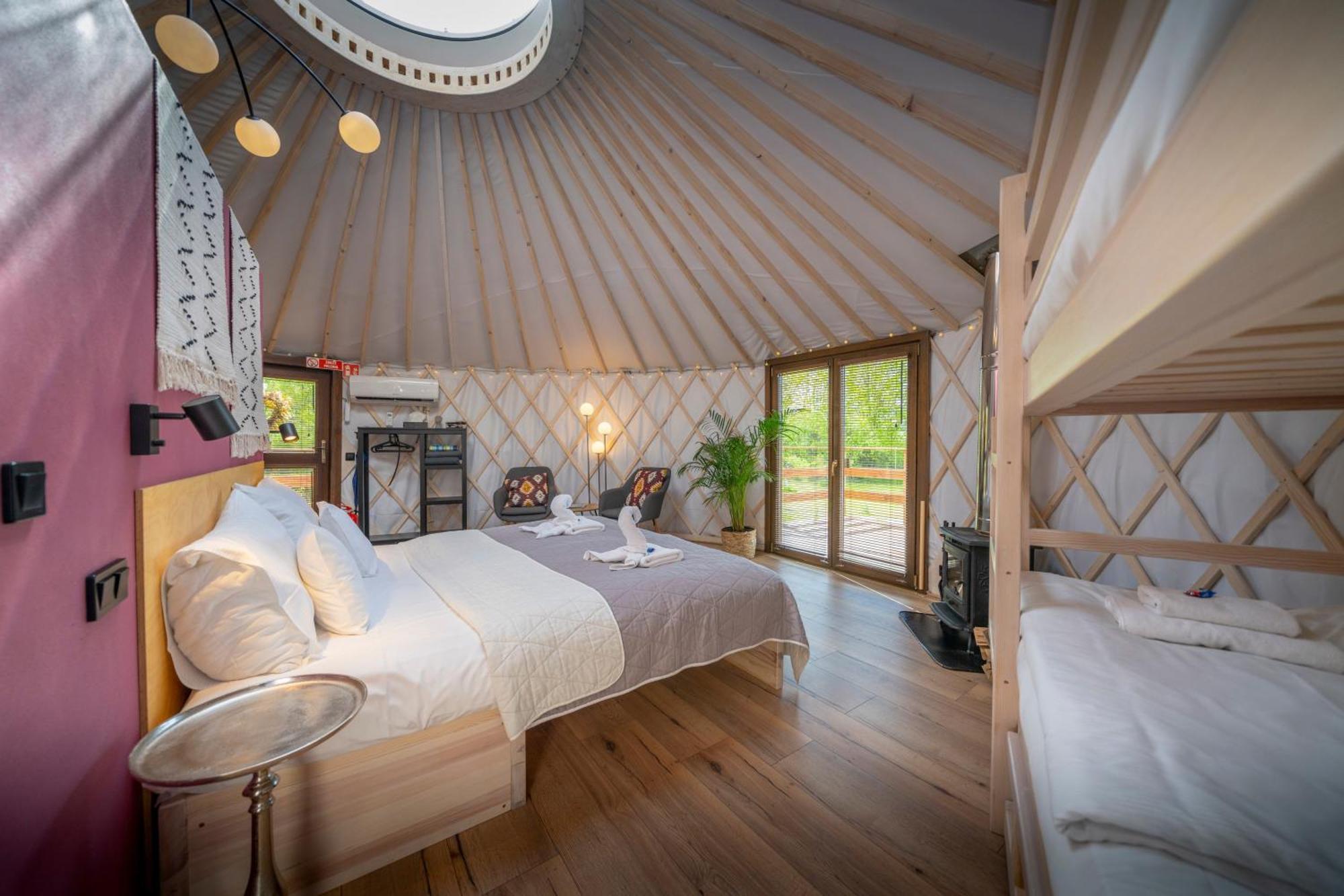Dom W Domu - Izera Glamping Bed & Breakfast Gajowka  Ruang foto