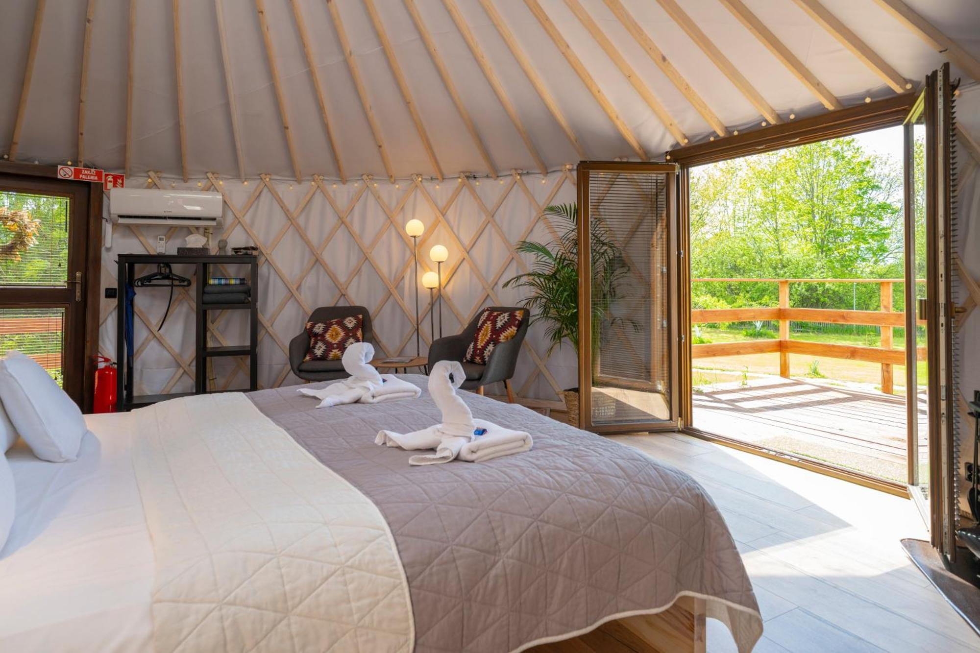 Dom W Domu - Izera Glamping Bed & Breakfast Gajowka  Ruang foto