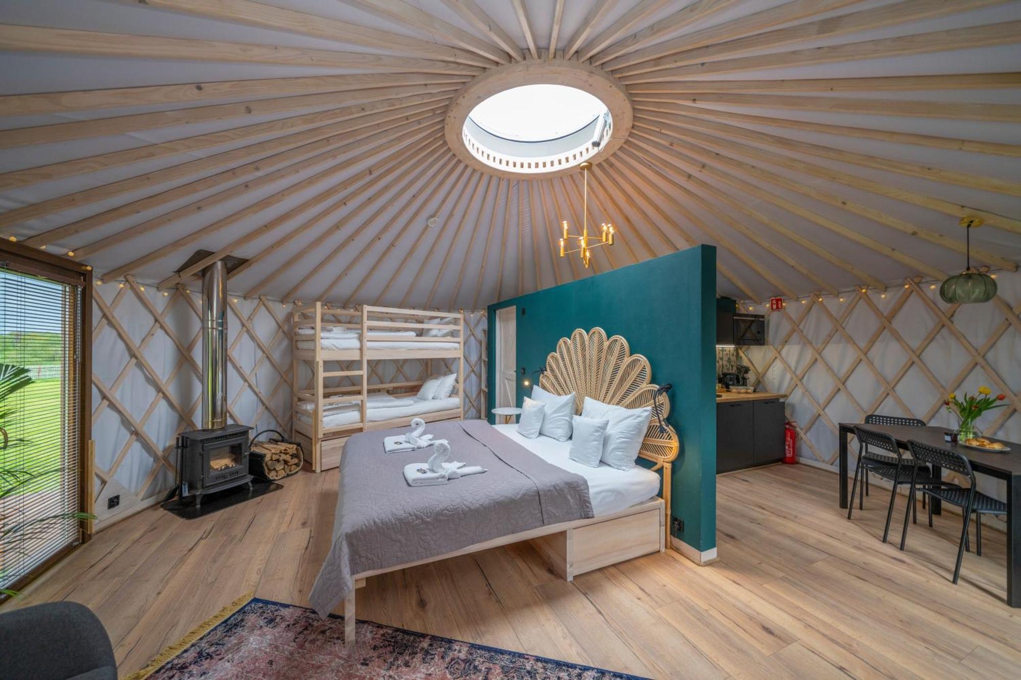 Dom W Domu - Izera Glamping Bed & Breakfast Gajowka  Ruang foto